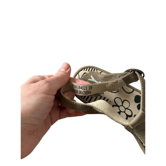 Fly London Low Wedge Slingback Sandals size 39 US 8 8.5 Taupe Open Toe - Picture 3 of 7